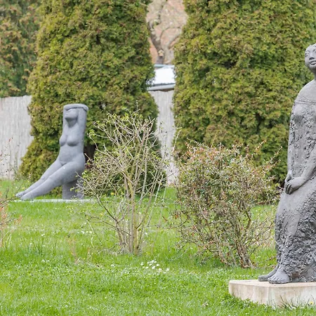 On Im Gustav Seitz Gaestehaus Apartament