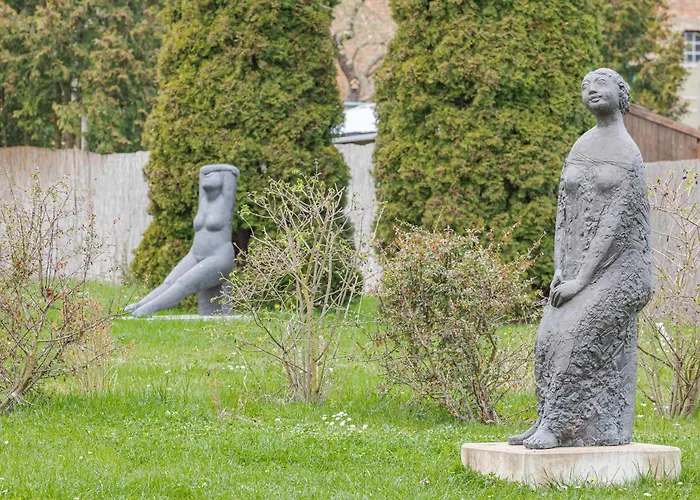 On Im Gustav Seitz Apartment