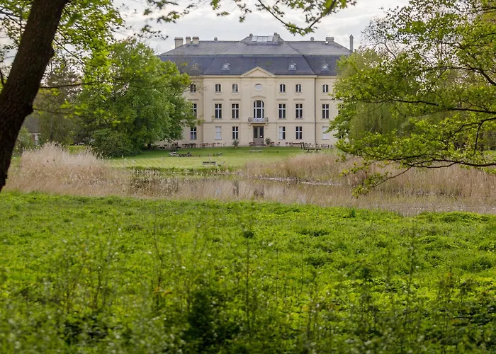 On Im Gustav Seitz Apartment *